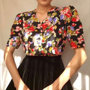 Vintage blouse floral pattern/retro blouse short sleeves/retro blouse haft sleeves/midnight pattern blouse