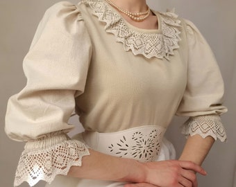 Vintage linen blouse with volumetric sleeves/folk blouse large size /traditional Austrian blouse with lace large size/Victorian style blouse