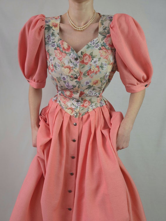 Traditional Austrian dress puffy sleeves floral p… - image 2