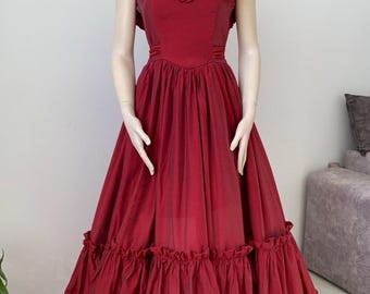vestido vintage vermelho vestido vitoriano vestido gótico longo vestido eduardiano ombros descobertos vestido vermelho vitoriano cintura basca vestido longo vintage