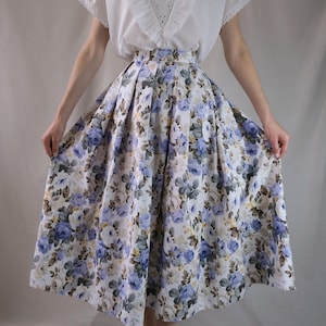 vintage floral skirt midi length pleated retro skirt flowers print/cottage core skirt/Laura Ashley style skirt