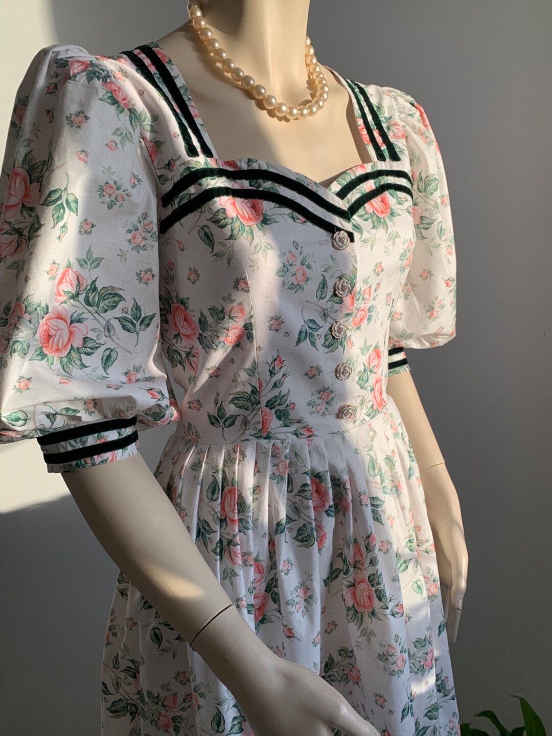 Vintage Floral Puffy Sleeve Dress