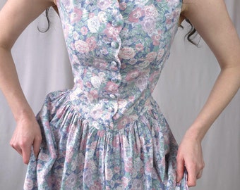 Laura Ashley vintage dress 80s floral pattern cotton/Victorian dress floral/retro Laura Ashley/pastel floral pattern dress