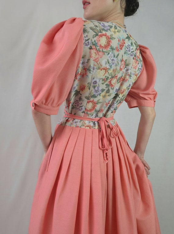 Traditional Austrian dress puffy sleeves floral p… - image 8