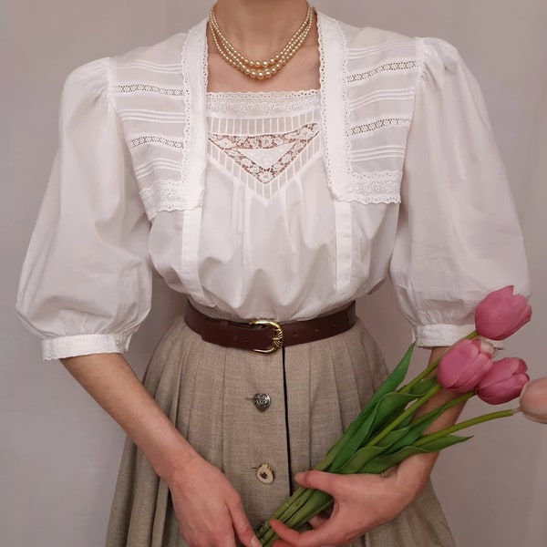 Vintage blouse puffy sleeves embroidered/Victorian style blouse/renaissance blouse white/volumetric sleeves blouse/baroque blouse/cottage