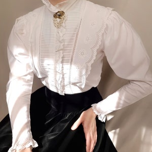 Vintag Blouse Puffy Sleeves White/victorian Blouse Lace Embroidered ...