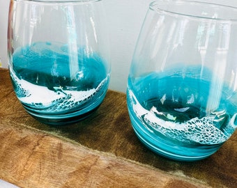 Handcrafted Ocean Wine Glass: Coastal Beach-Inspired Drinkware Beach Themed Wedding Gift Bridesmaids Gift Unique Hostess Gift Beach House