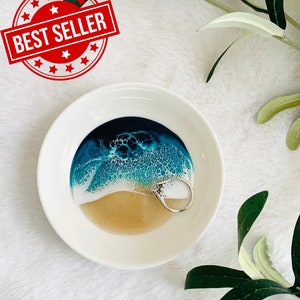 Ocean Ring Dish CeramicPERSONALIZED Engagement Gift Trinket dish Unique Handmade gift Beach Epoxy Resin Wedding Gift Blue Christmas Gift zdjęcie 2