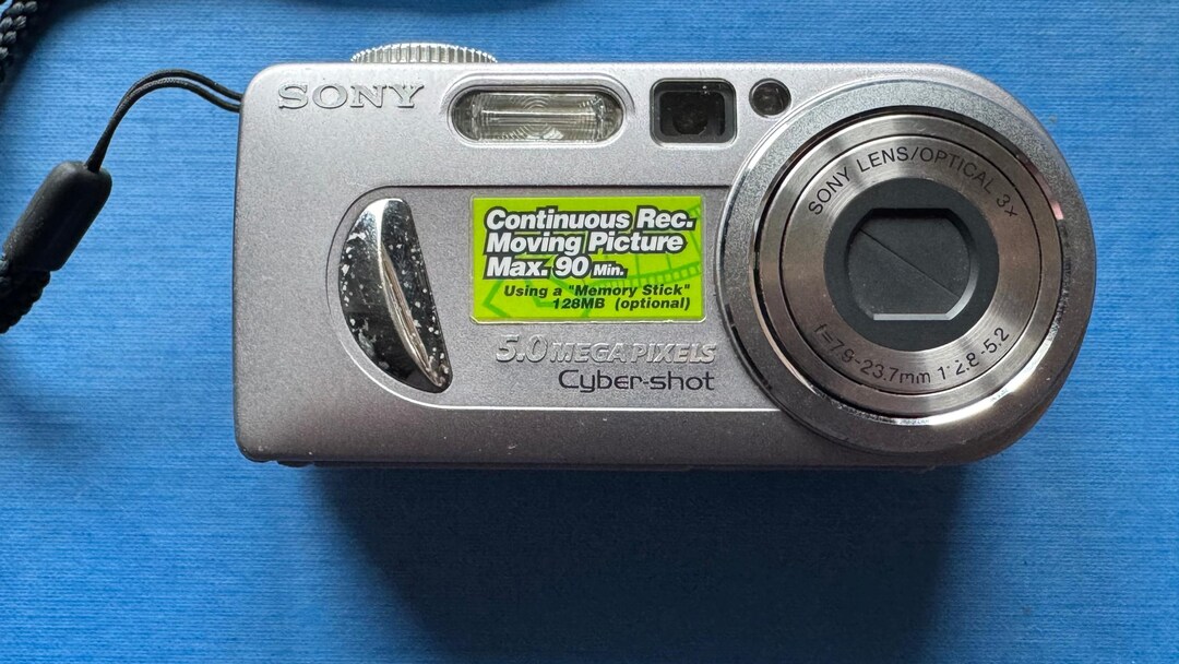 Sony DSC-P10 Digital Camera - Vintage Circa 2003 - Etsy