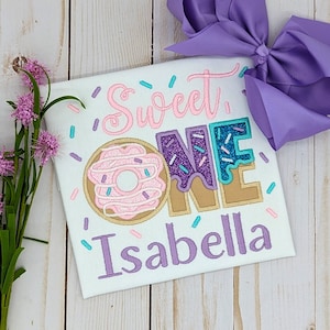 Sweet ONE Donut Girl&#39;s 1st Birthday Shirt, Glitter Sweet ONE Personalized with Name Sprinkles T-shirt, ONE 1st Doughnut Birthday Shirt