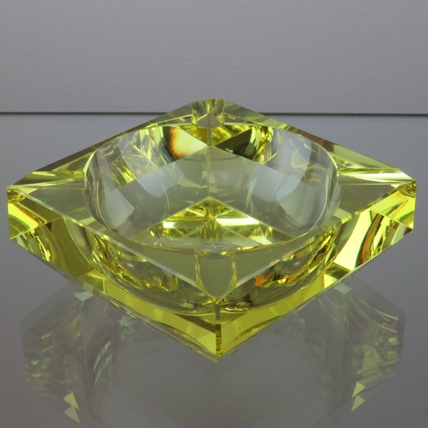 Large ashtray in the shape of a yellow Murano prism 1960S