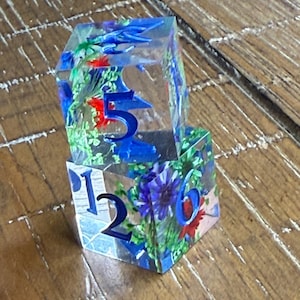 Mahjong pair of Flower Dice in organza bag. image 5