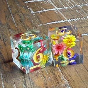 Mahjong pair of Flower Dice in organza bag. clear flower gold #
