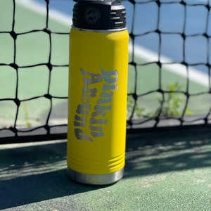 Dinkin around, Pickleball Edelstahl Trinkflasche. Gravur 30 oz oder 20 oz, kann personalisiert werden