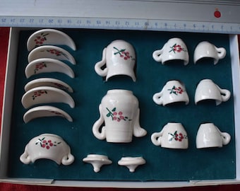 Miniature tea service for 6 persons, complete, in a box.