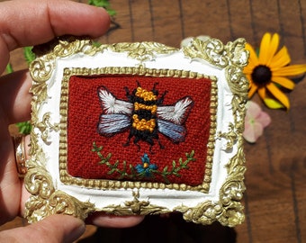 Bee embroidery