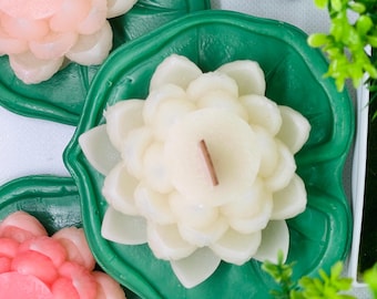 Lotus Flower & Lily Pad Candle (1 cnt)