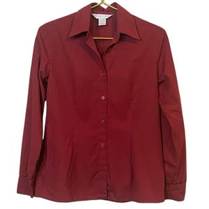 Camisa feminina de botões, tamanho 4, estilo casual, vermelha, algodão, vintage anos 2000, para o trabalho.
