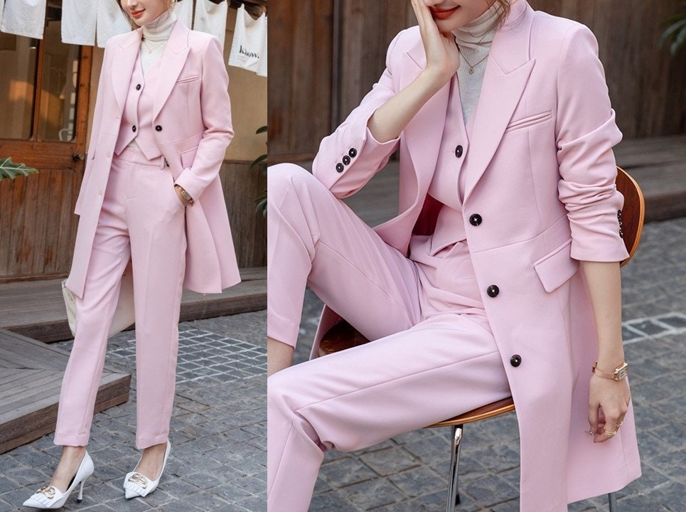 Stylish Pink Suit for a Trendy Look