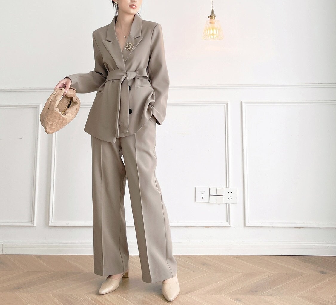 Beige Chic Pantsuit, Designer Woman Korean Style Monotone Minimalist Suit  Jacket Pants for Smart Casual/ Formal/ Gift for Her -  Canada