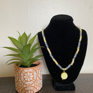 Y2K Lemon Beaded Choker, seed bead necklace, yellow necklace, polymer charm necklace, lemon necklace, summer necklace, trendy necklace