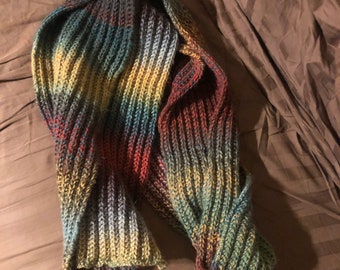 Echarpe tricotée à la main