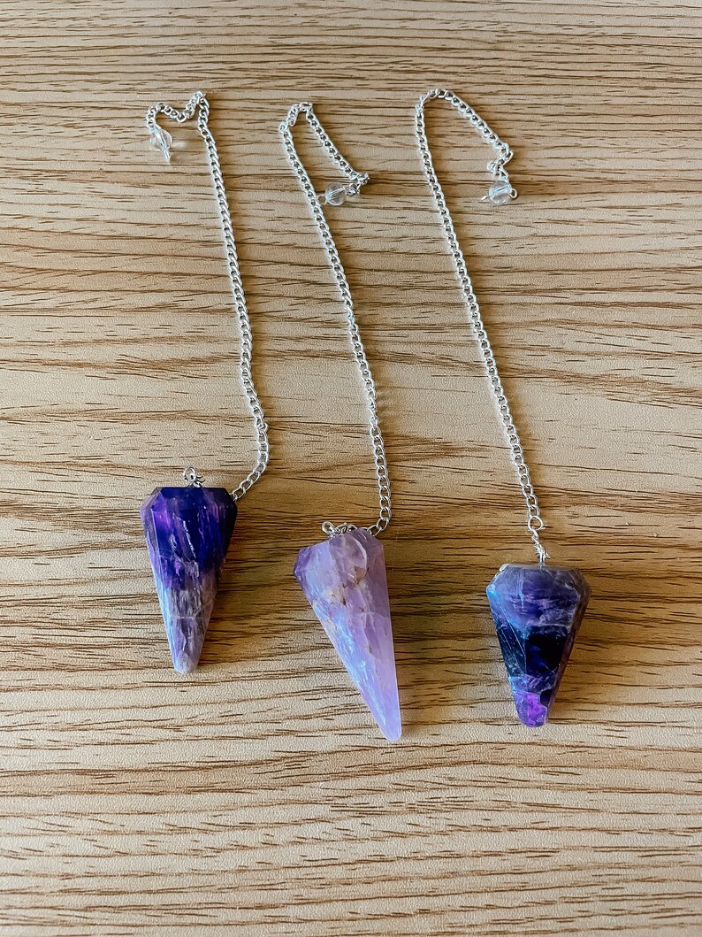 Pendule en améthyste, quartz noir de source éthique, cadeau de Noël métaphysique, cristal de guérison, pierre précieuse pour la sagesse, la connaissance, l'intuition
