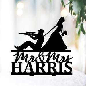 Adorno para tarta de boda de caza: La caza ha terminado, decoración de boda de cazador con rifle, adornos campestres divertidos para bodas, silueta de pareja.