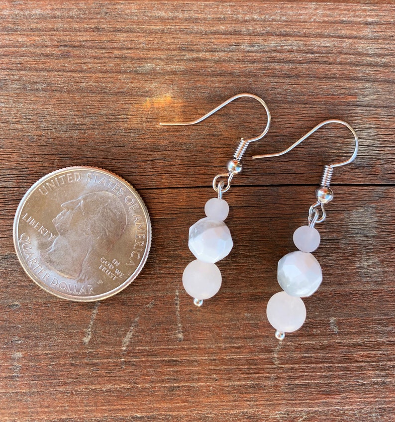 Rose quartz and white howlite beaded earrings