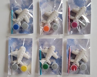Airplane Paint Your Own Plaster Favors for Kids | DIY Party Activity | Birthday party favors |