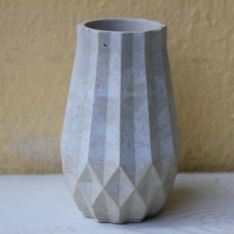 Betonvase für Trockenblumen kleine Vase aus Beton grau image 5