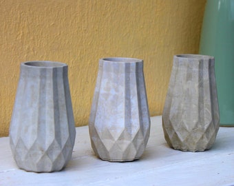 Betonvase für Trockenblumen kleine Vase aus Beton grau