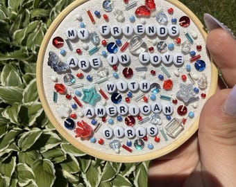Adorno decorativo con cuentas de American Girl inspirado en Harry Styles