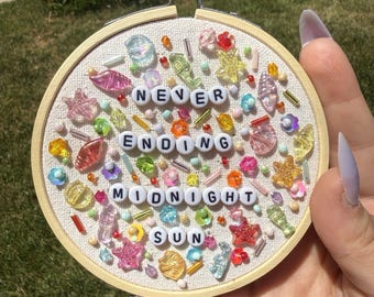 Adorno de regalo con cuentas inspirado en el sol de medianoche de Zara Larsson para el verano