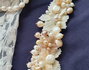 Bracelet with pearls and mother of pearl