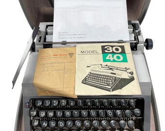 Erika Model 30, Working Typewriter, Vintage Typewriter 1967, Portable Typewriter, Grey Typewriter,