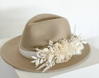 Sombrero banda flores secas hortensia blanca