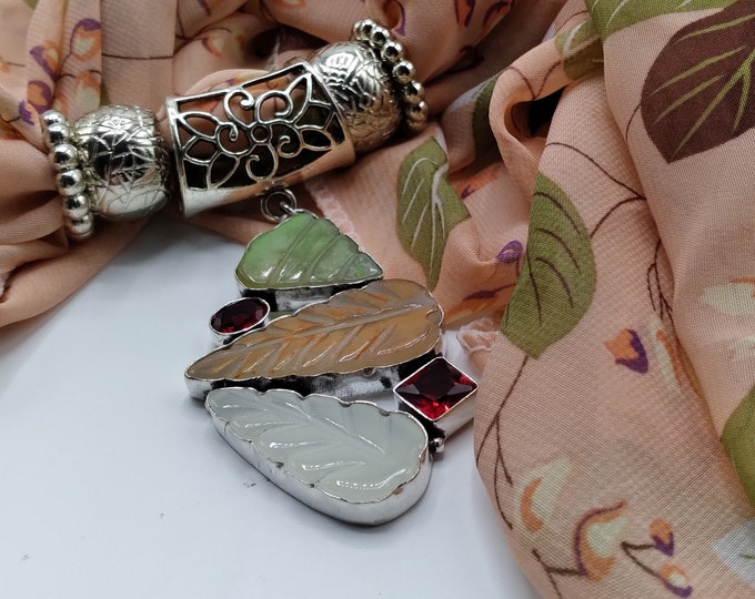 Agate Tri-Color Carved Leaves Gem Scarf Slide Pendant Necklace, 6 Piece Set Includes Coordinating Leaf Theme Long Scarf and 4 Scarf Rings