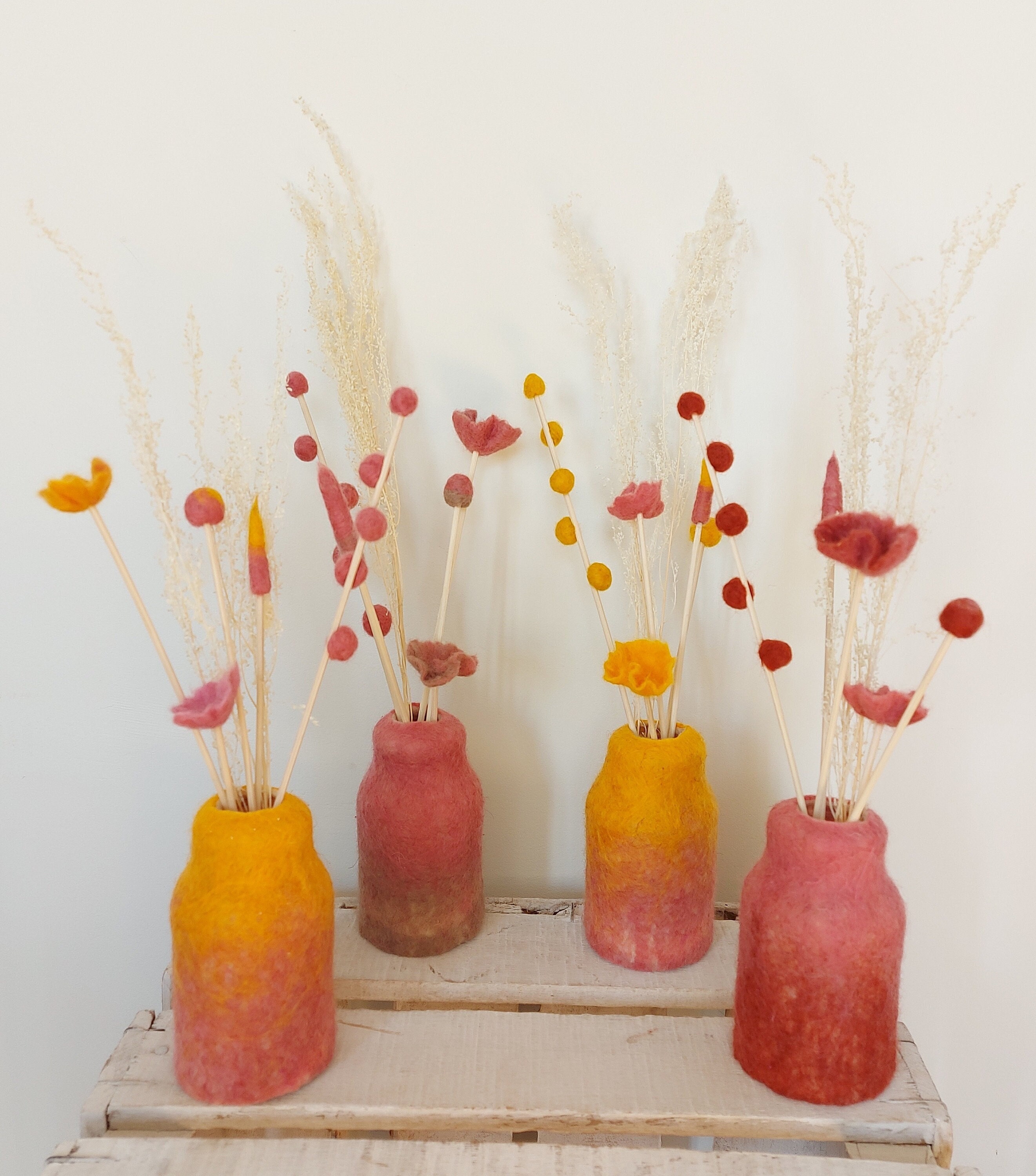 Diffuseurs de Parfum avec Tiges Rotin, Flacon et Fleurs en Laine Feutrée - d'ambiance Idée Décoratio