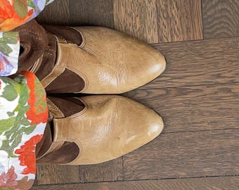 Vintage STEVE MADDEN Leather Booties, Spain, Toffee Brown Suede, Size 9.5