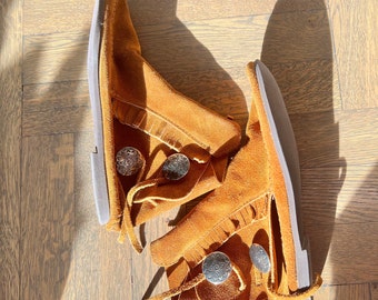 Vintage MINNETONKA Suede Booties, Sterling Silver Buttons, US 6.5