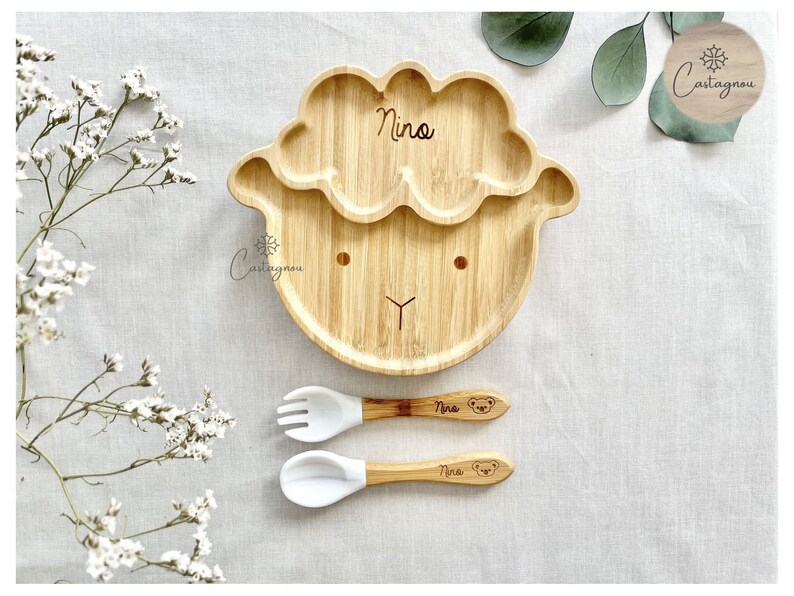 Assiette et couverts en bois personnalisable - Créateur ETSY : AccessoiresCastagnou