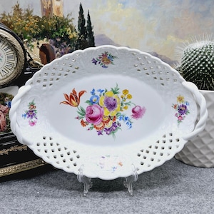 Handbemalter &quot;Carl Teichert&quot; MEISSEN Porzellan Obstteller. Hergestellt in den Jahren 1894 - 1914.
