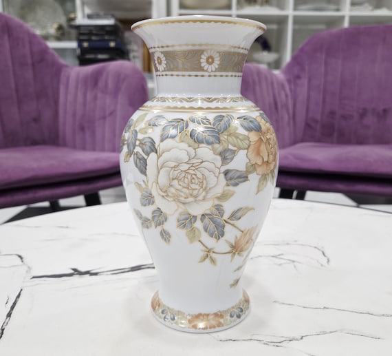 Kaiser“ Porzellanvase aus der Kollektion „Osaka“, entworfen von Kurt Nossek (22 cm)