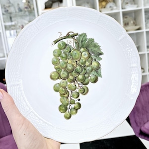 One of the most expensive pieces of Nymphenburg porcelain in the world – a hand-painted and gilded plate. (21cm.)