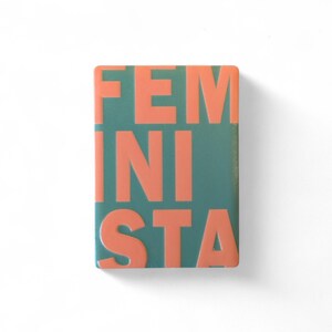 Kühlschrankmagnet Feminismus – Statement-Kunst im modernen Design Keramik 7x5 cm – 0,9 mm 3D-Relief Textur