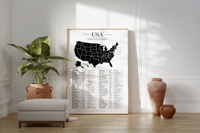Diese minimalistische Karte der Vereinigten Staaten von Amerika zeigt dir alle 50 Bundesstaaten, inklusive Tabelle mit den Hauptstädten und Abkürzungen.