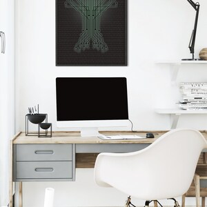 Das Computer-Poster zeigt einen Datenbaum mit hinterlegtem Binärcode.