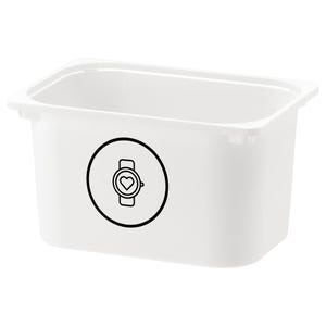 Puede incluir: Cubo de almacenamiento de plástico blanco con un icono en blanco y negro de un reloj inteligente con un corazón en la esfera.