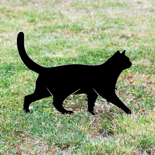 Cat walking - metal silhouette